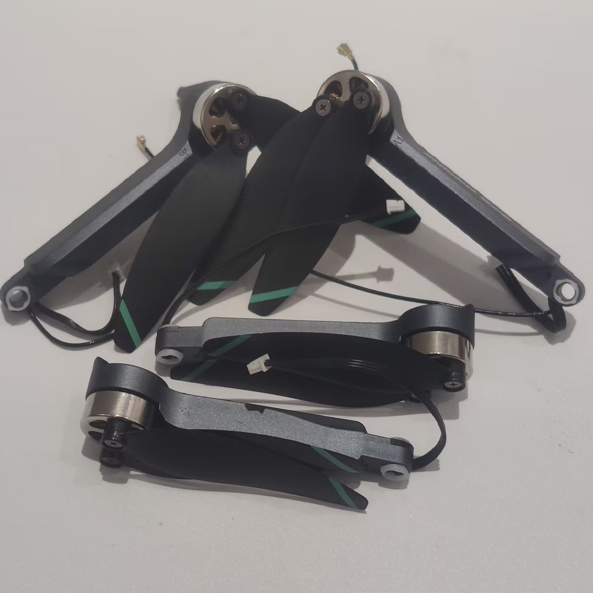 Brushless Motor Arm A1/B1/A2/B - Lyzrc Drone review and price